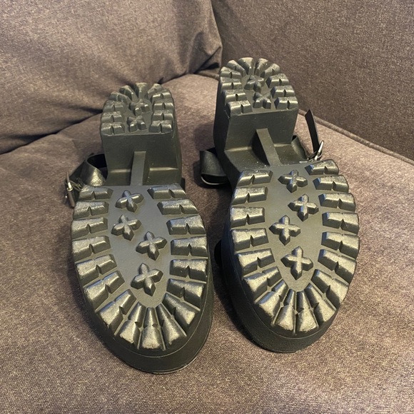 Chunky Black Sandals - Picture 3 of 5